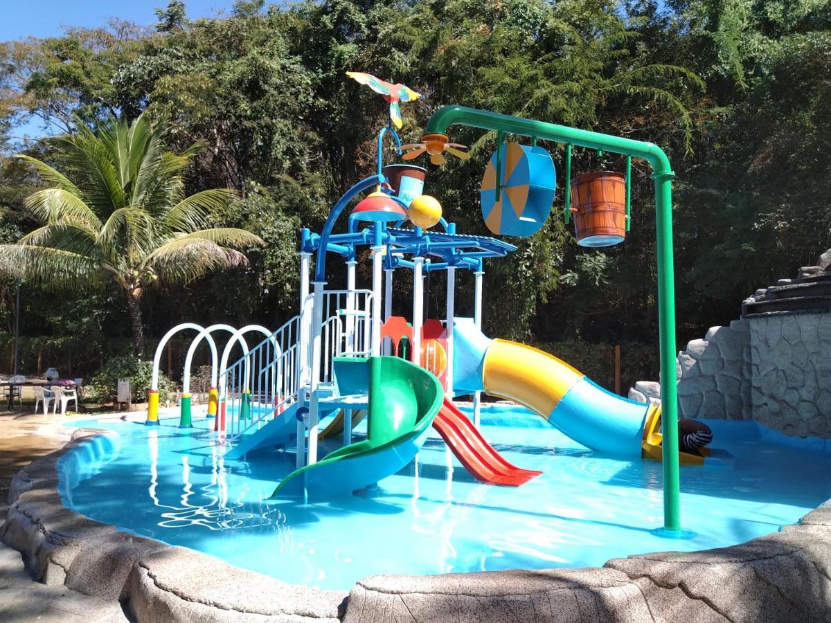 Aldeia Do Lago C204- Com Cozinha , Churrasqueira E Bebidas Liberadas No Parque Aquatico, Internet Banda Larga, Ponto Recarga De Carro Eletrico Caldas Novas Eksteriør billede